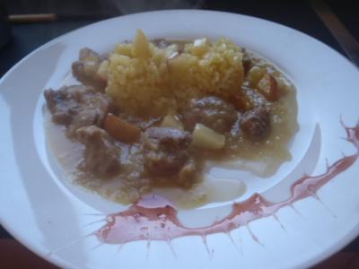 PAVO CON MANGO Y MANZANA CARAMELIZADA CON ACOMPA&Ntilde;AMIETNO DE ARROZ A LA NARANJa