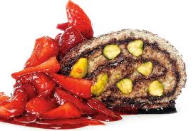 Brazo de gitano con nutella, fresas y pistacho