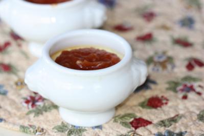 flan de queso con mermelada de tomate